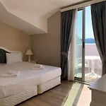 酒店 Defne Makri 费特希耶