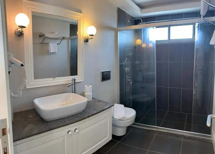 Defne Makri * Φετιγιέ