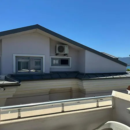Defne Makri